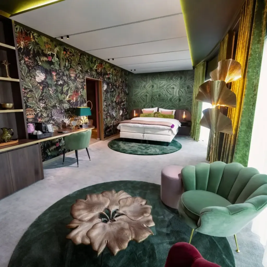 SPARATO roomshot_hr.webp