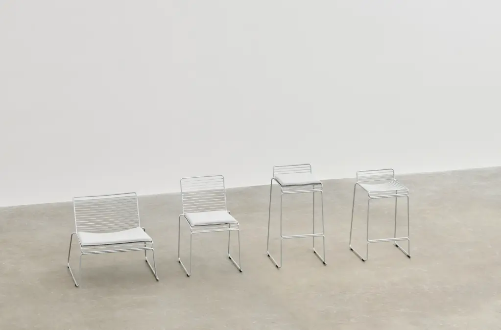 Hee hot galvanised family_Hee Cushion sky grey 01.webp
