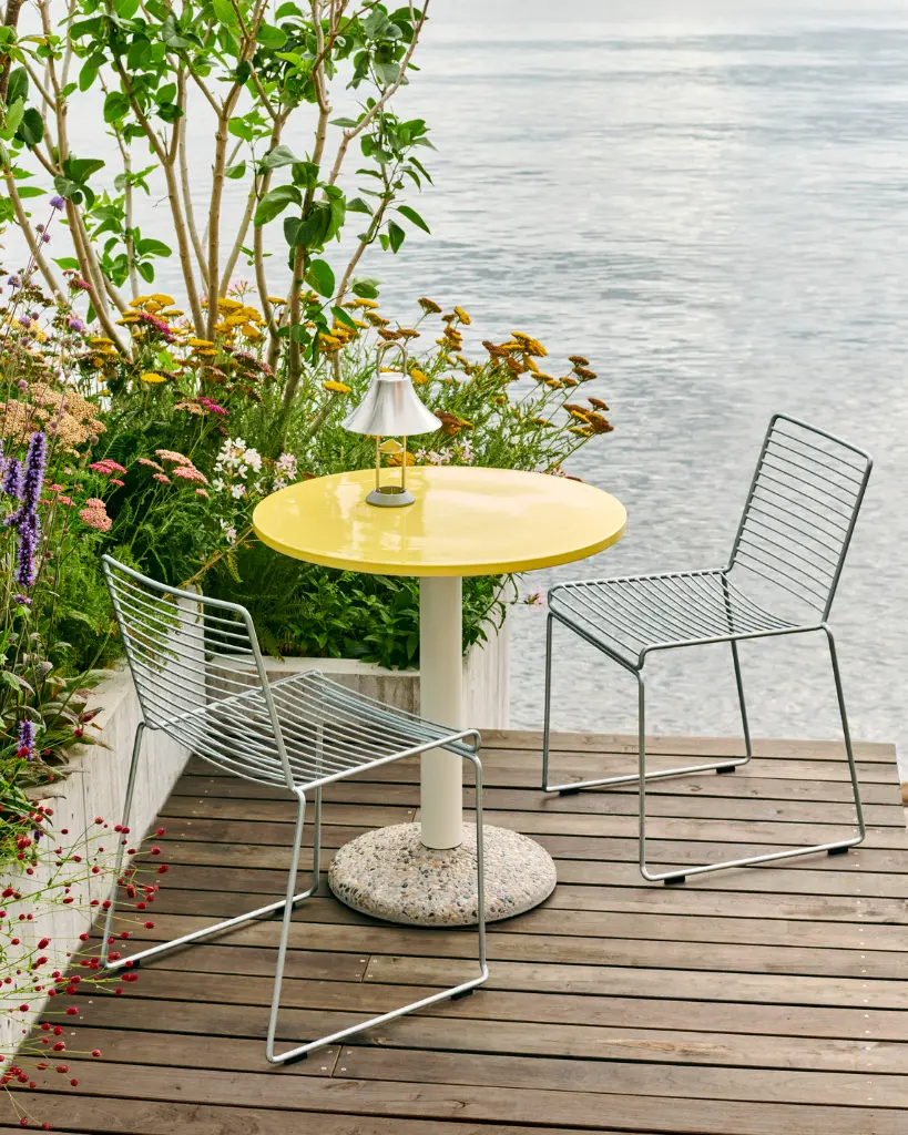 Hee Chair hot galvanised_Ceramic Table dia70xH74 bright yellow tabletop cream white tube concrete base.webp
