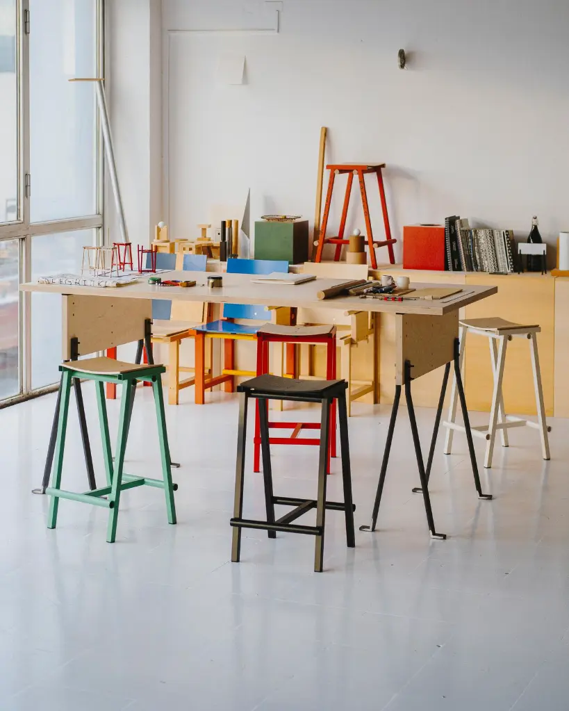 Taburete 8 Bar Stool_Studio Visit 03.webp