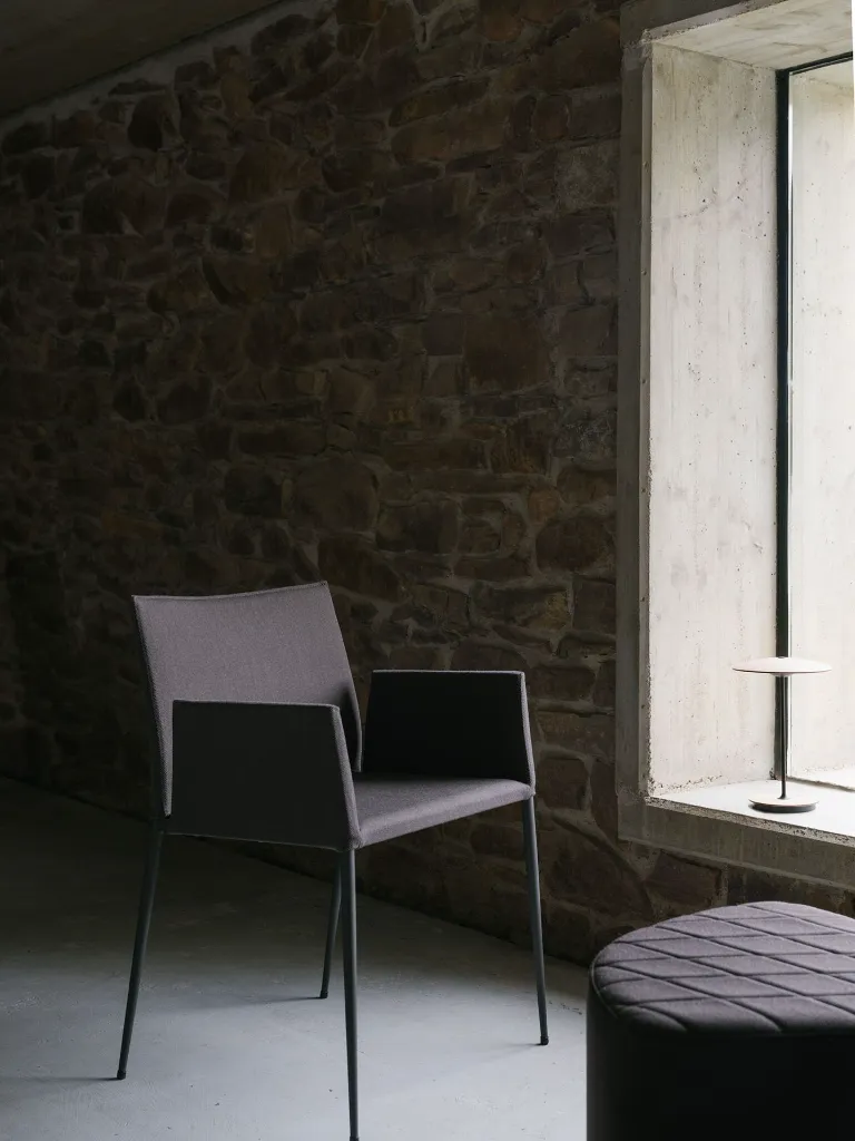 moka-xl-armchair.webp
