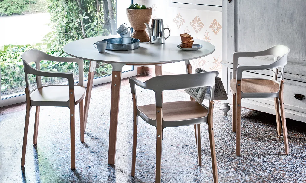 Magis_steelwood_chair_ambient_multi_SD750_natural_white_01.webp