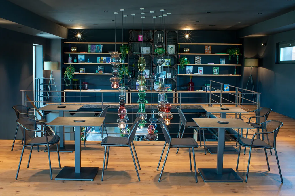 darwin-piani-hpl-emu-esterno-giardino-acciaio-hpl-nero.webp