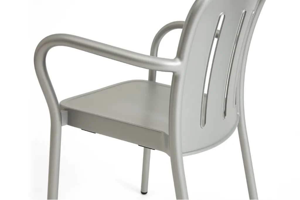 AF631-F651_Deville Armchair silver grey powder coated alu_detail 01.webp
