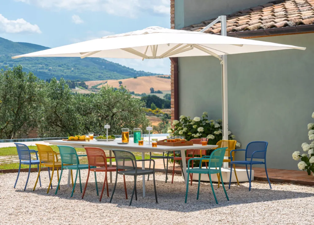cafe-plus4-navona-emu-giardino-arredamento-outdoor-1.webp