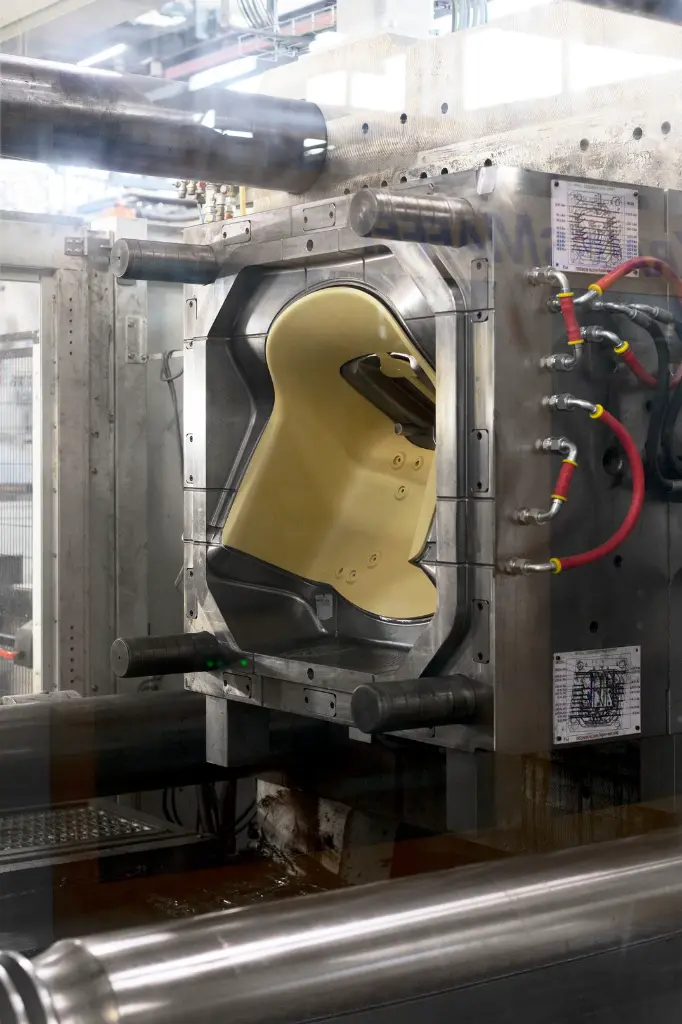 Layout Armchair_Factory visit 15.webp