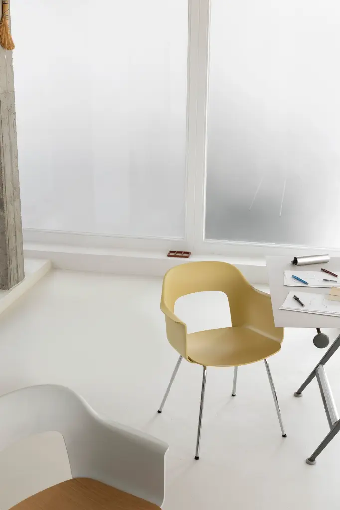 Layout Armchair_Studio visit 11.webp