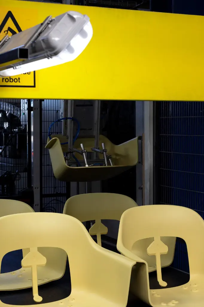 Layout Armchair_Factory visit 21.webp