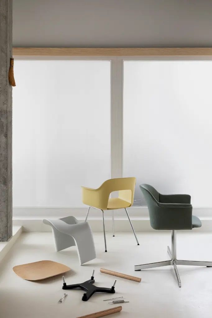 Layout Armchair_Studio visit 08.webp