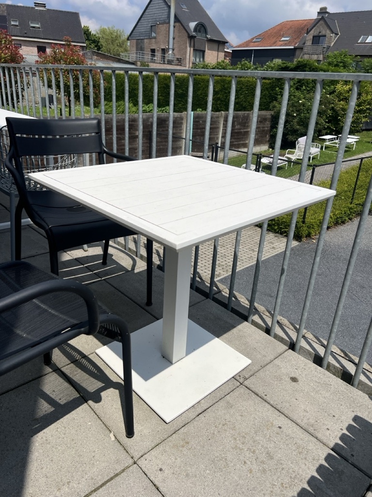 Tafel Diphano Metris bistro table 72 x 72