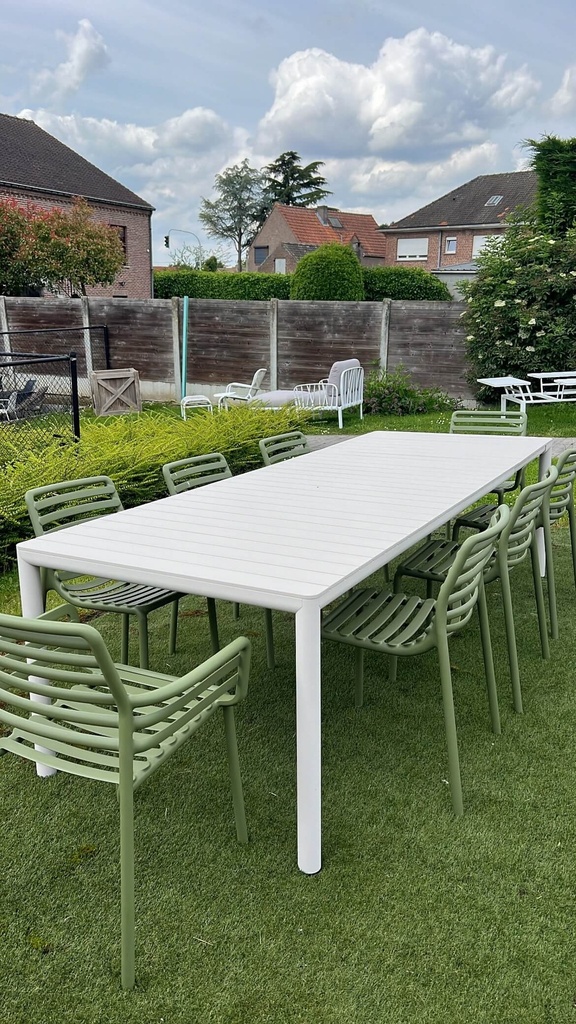 Tafel + 8 Stoelen Nardi Tevere 6 x Doga bistro 2 x Doga armchair