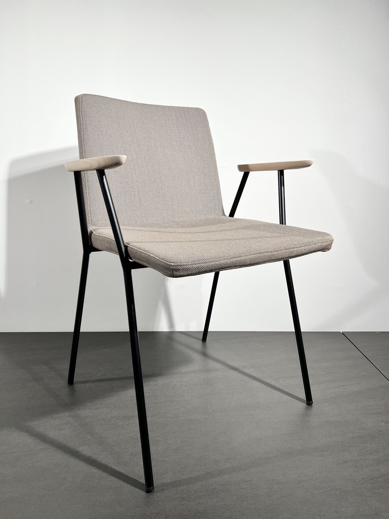 1 x Pedrali Osaka armchair