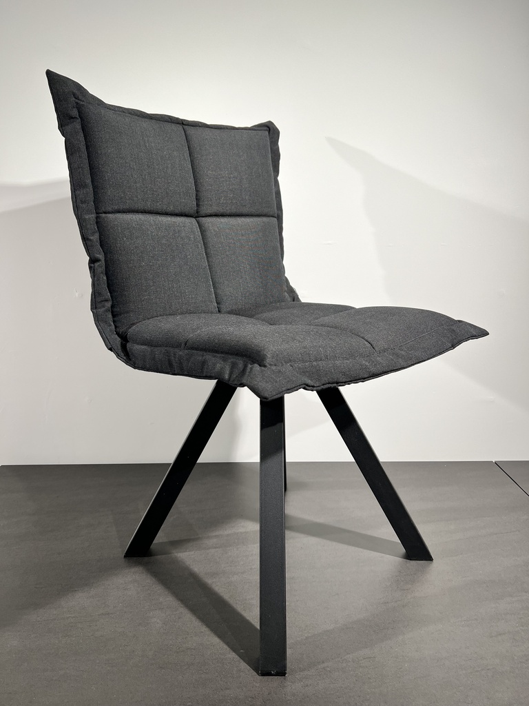 1 x Dressy Kedua in Remix van Kvadrat