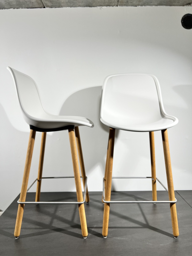 HAY NEU 12 Barkruk - Cream white + oak (2x)