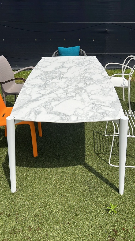 Diphano Icon table 226 x 104