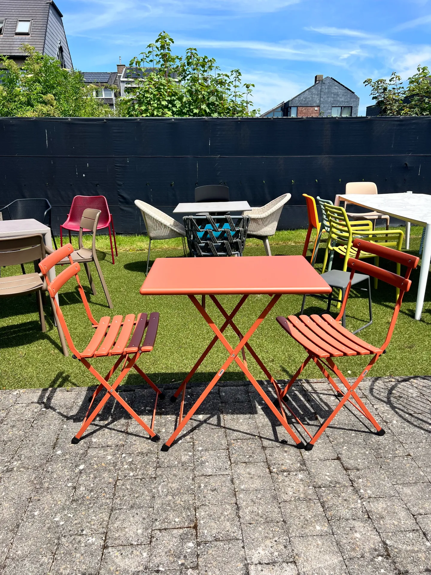 Set: EMU Arc en Ciel 70x50 + Chair (2x)